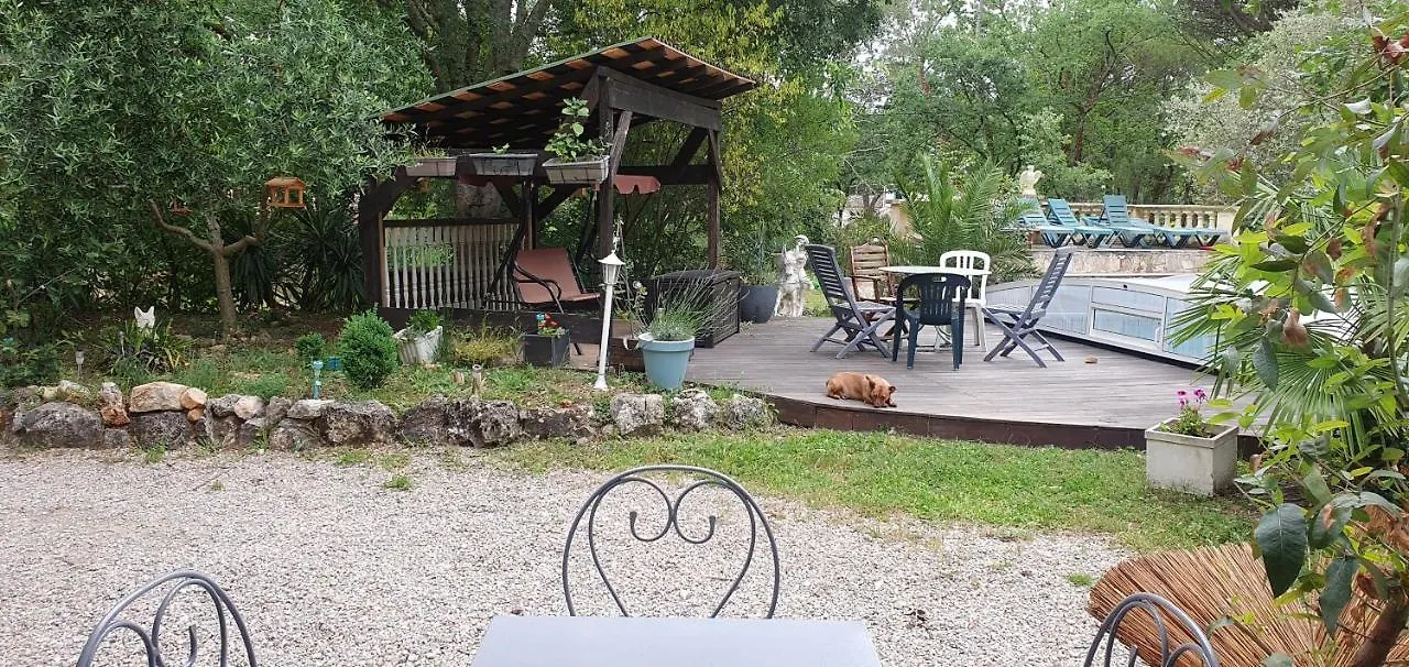 Le Donjon Des Combes Bed & Breakfast Fayence 0*,